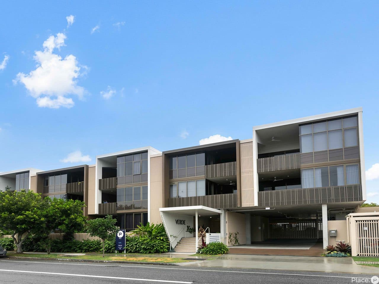 Verde Bulimba — building facade from Hawthorne Road